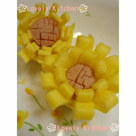 ✿ｷｬﾗ弁おかず《ひまわりｳｲﾝﾅｰ》✿