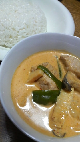 鶏肉のレッドカレー