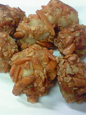 残った里芋の煮物の柿の種揚げ