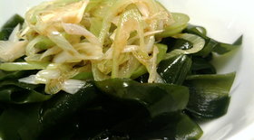 わかめのごま油和え