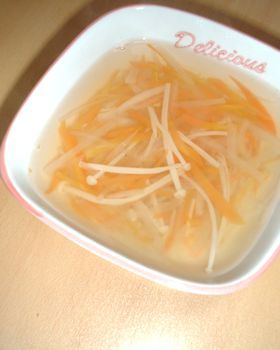 すごくおいしいダイエット！根菜とエノキの千切りスープ