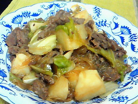 牛薄切りとレタスのｼｬｷｼｬｷ中華炒め♪