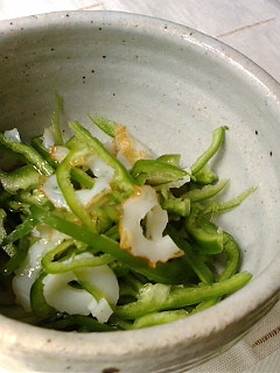 生で食べるピーマン：ゴマ風味
