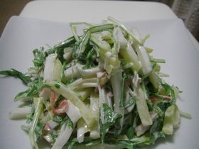 たくあんと水菜のわさびマヨサラダ