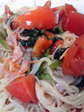 トマトとほうれん草の冷製パスタ♪