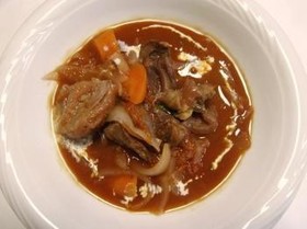 牛すじの赤ワインシチュー