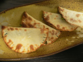 おつまみ★餃子の皮でパリっとろ～