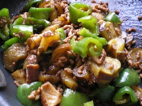 なすとひき肉の甘辛炒め☆