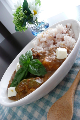 ほんのりバジルとチーズカレー