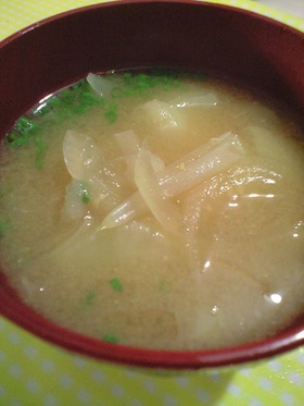 玉ねぎとジャガイモの味噌汁✿