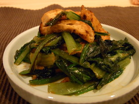 大葉にんにく醤油でピリ辛小松菜炒め