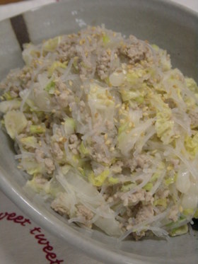 白菜、春雨、挽肉のゴマ風味炒め