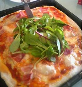 手作りベーコンPIZZA