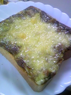 カレー焼いちゃったトースト