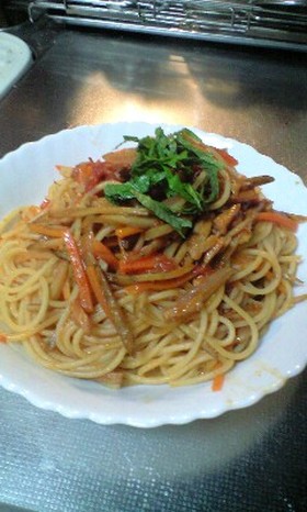 ごぼうとベーコンのトマトきんぴら