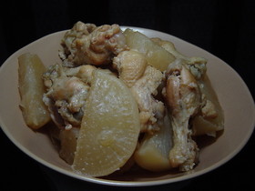 簡単美味しい手羽中と大根のめんつゆ煮