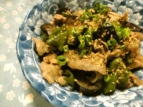 豚バラと茄子とピーマン炒め