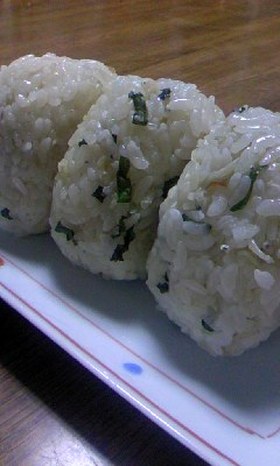 ジャコと梅干しのおにぎり