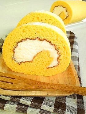 ミルククリームのふわふわシフォンロール