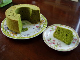 抹茶のシフォンケーキ