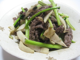 カブの皮と牛肉のさっぱり炒め