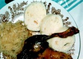 ソースのある肉料理にはぜひ！★クネドリーキ