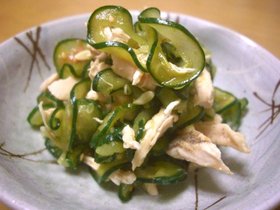 鶏胸肉の酒蒸しきゅうりもみ
