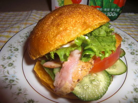 ホームベーカリーで野菜ジュースのバンズ