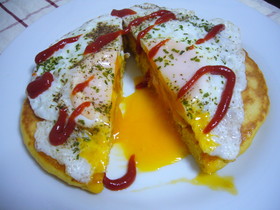 野菜ジュースでホットケーキ。
