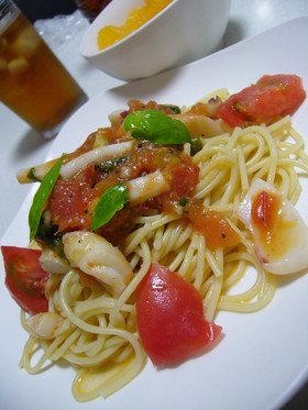 イカとトマトの冷製パスタ