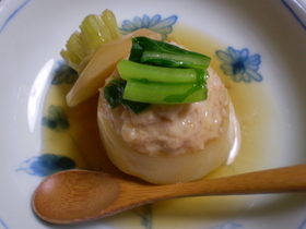 鶏挽き肉入り蕪の煮物