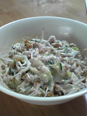 ご飯がすすむ味♬納豆しらすキュウリ