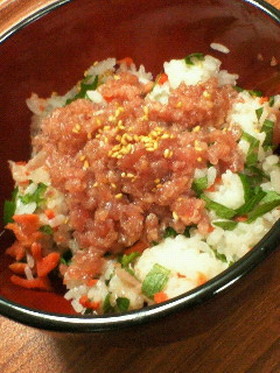 まぐろ＆生ハム＆スモークサーモン★豪華丼