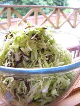 キャベツと塩昆布のしんなりレモン風味