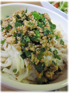 スタミナ系　稲庭うどんのジャージャー麺