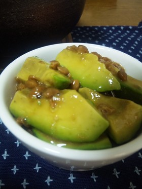 簡単♪ご飯にのせて♪わさび納豆アボカド