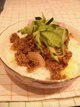 すぐできる洋風どんぶり（タコライス風）