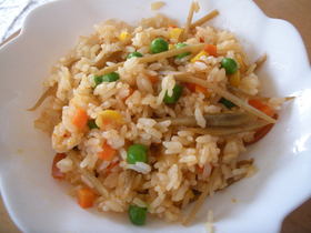 残り物きんぴらでキムチチャーハン