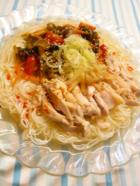 鶏肉と高菜漬けの冷やしそうめん