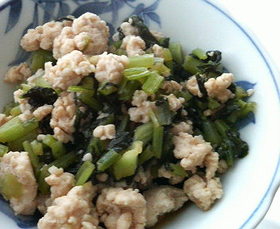 小松菜と鶏ミンチ炒め