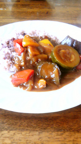 ｺﾞﾛｺﾞﾛ夏野菜と挽き肉の美味ｶﾚｰ♪