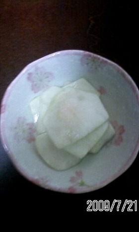 昆布茶でカブの漬物