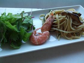 赤エビ&ベビーリーフ紹興酒パスタ♪