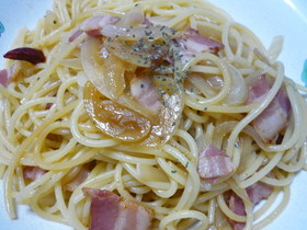 たまねぎとベーコンのあっさりスパゲティ
