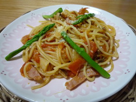我が家の完熟トマトソースのパスタ