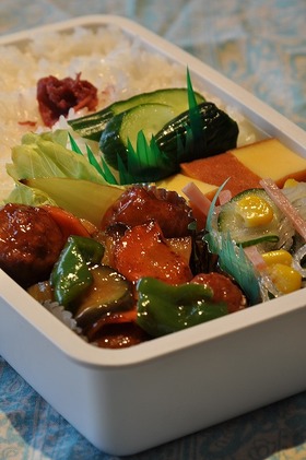 パパのお弁当♪～肉だんごで酢豚～