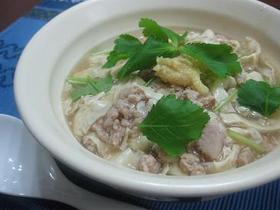 湯葉と鶏そぼろの生姜あんかけ丼