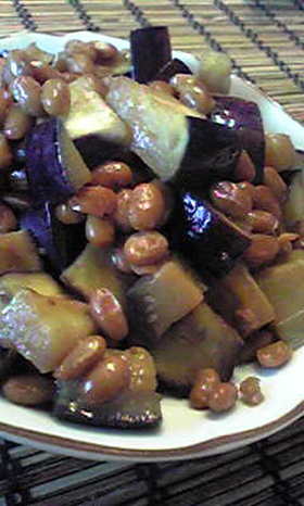 ご飯がススム！茄子と納豆の簡単甘旨煮！