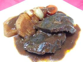 油も粉も使わない♪「牛肉の赤ワイン煮」