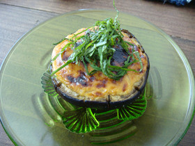 丸なすの味噌マヨのせグリル